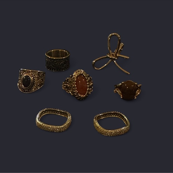 NWOT Reclaimed Vintage Gold and Black Rings Collection - Picture 1 of 3